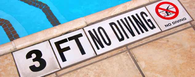3 feet, no diving sign